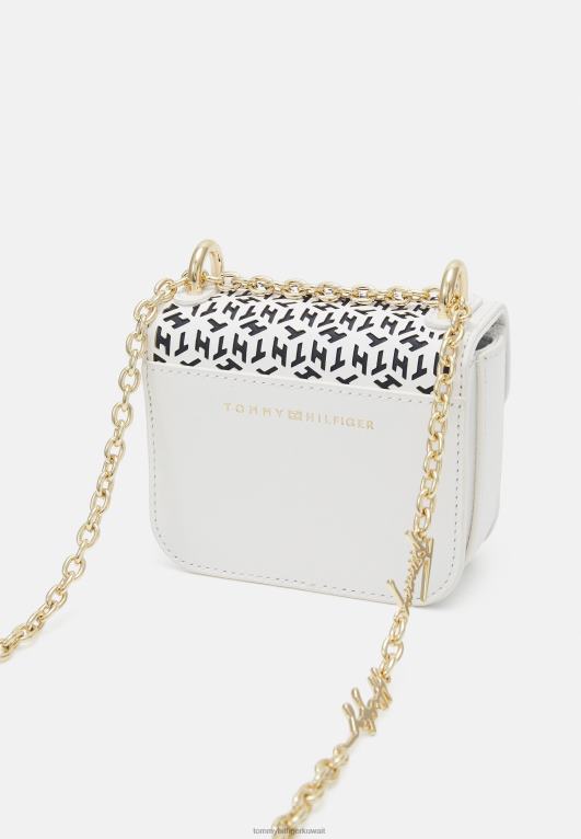 ناصعة البياض Tommy Hilfiger قفل دوار مقطوع بالليزر عبر حقيبة الجسم 446445230