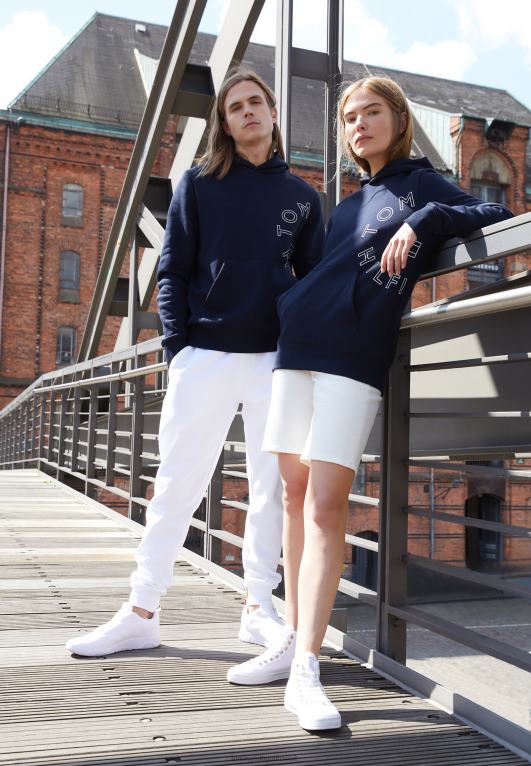 سماء الصحراء Tommy Hilfiger سويت شيرت بغطاء للرأس برسومات دائرية للجنسين 446445232