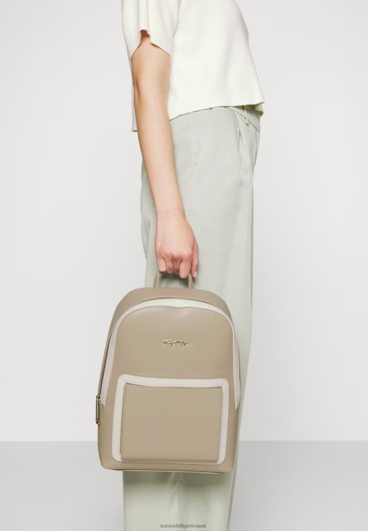 اللون البيج Tommy Hilfiger حقيبة ظهر مميزة 446445250