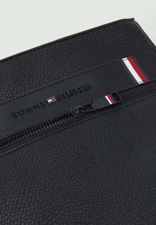 أسود Tommy Hilfiger حقيبة كروس مركزية للجنسين عبر الجسم 446445276