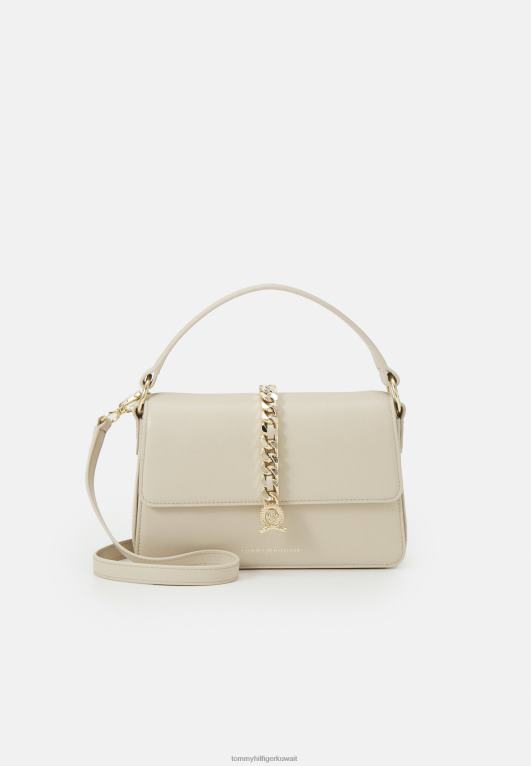 عاج Tommy Hilfiger حقيبة كروس بسلسلة على الجسم 446445279