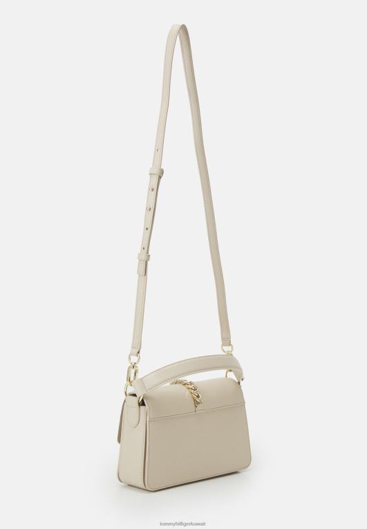عاج Tommy Hilfiger حقيبة كروس بسلسلة على الجسم 446445279