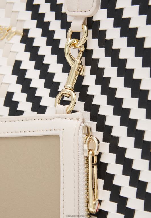 حيادي Tommy Hilfiger حقيبة حمل مميزة 446445372