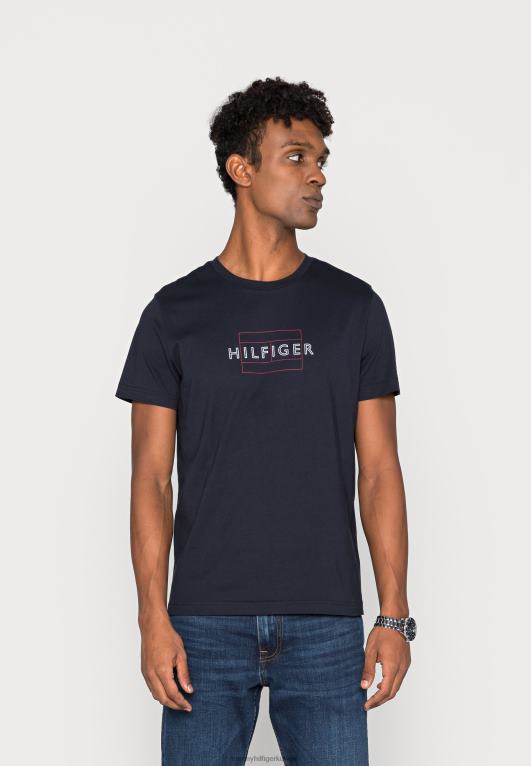 سماء الصحراء Tommy Hilfiger تي شيرت بطبعة علم خطي 446445425