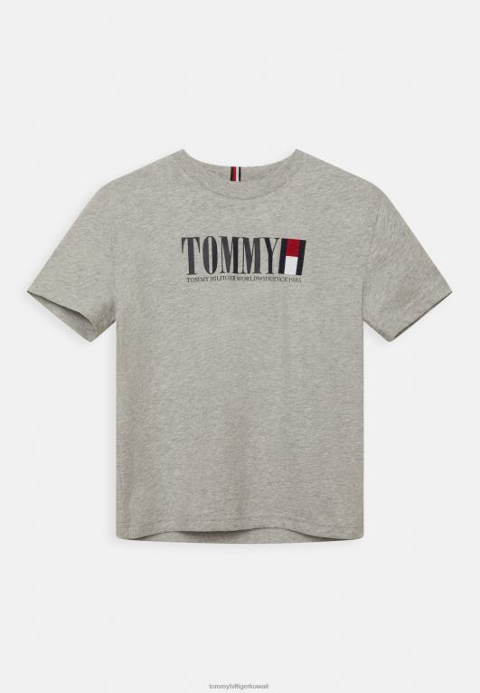هيذر رمادي فاتح Tommy Hilfiger تي شيرت بطبعة جرافيك 446445474