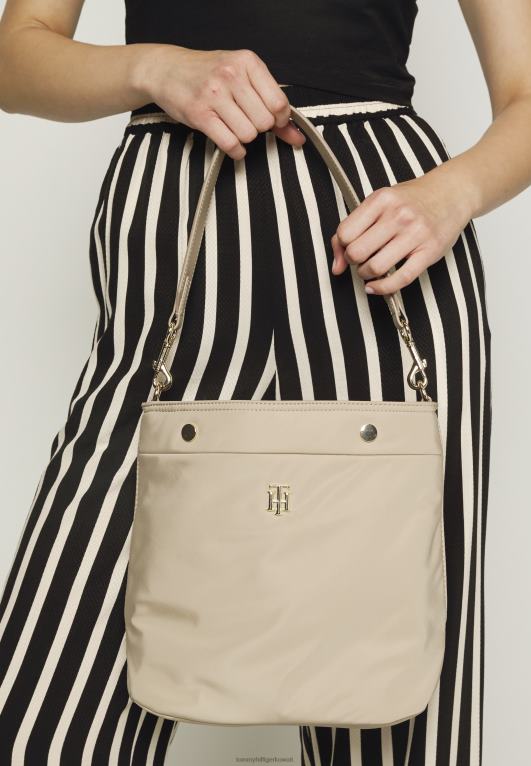 اللون البيج Tommy Hilfiger حقيبتي المتشرد 446445815