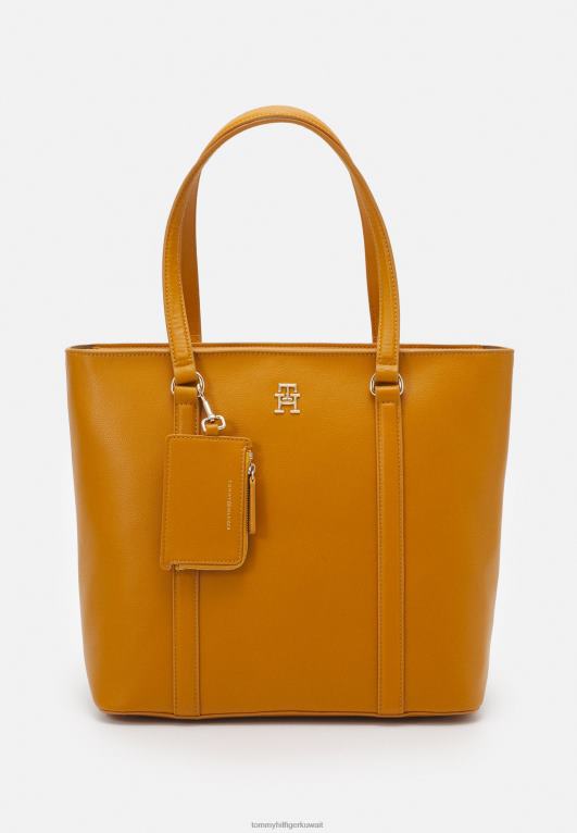 قمة ذهبية اللون Tommy Hilfiger حقيبة حمل ناعمة من الحياة 446445879