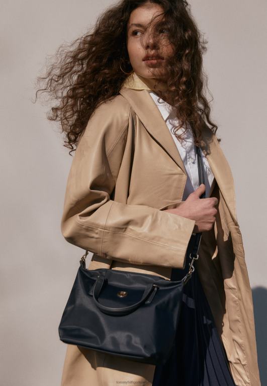 سماء الصحراء Tommy Hilfiger حقيبة يد صغيرة الخشخاش 446446034