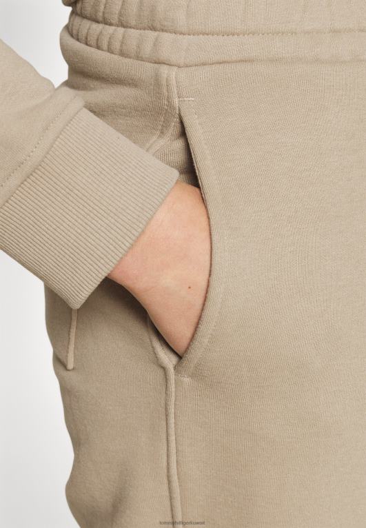 اللون البيج Tommy Hilfiger قيعان رياضية نصية عادية 446446143