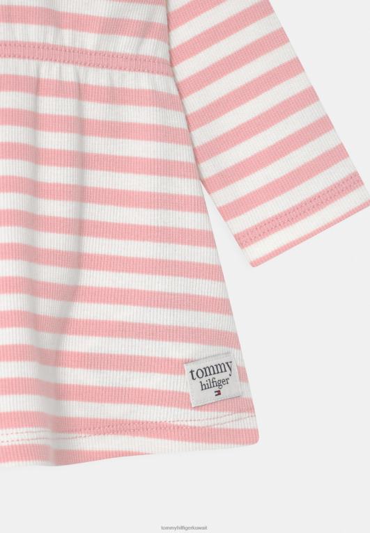 لون القرنفل Tommy Hilfiger فستان جيرسي ناعم للأطفال 446446159