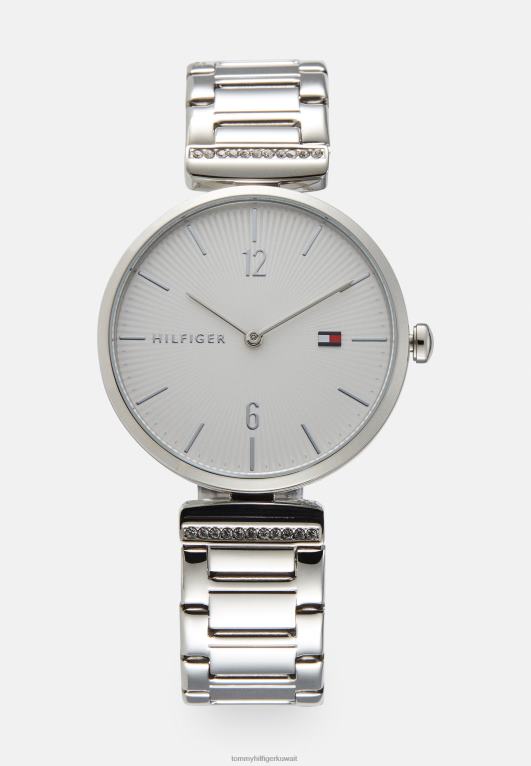 فضية اللون Tommy Hilfiger ساعة يرتديها 446446189