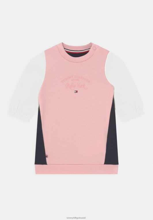 الظل الوردي Tommy Hilfiger فستان جيرسي ملون للأطفال باللون الوردي 446446263