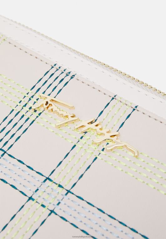 ريشة بيضاء Tommy Hilfiger كاميرا مميزة على حقيبة الجسم 446446282