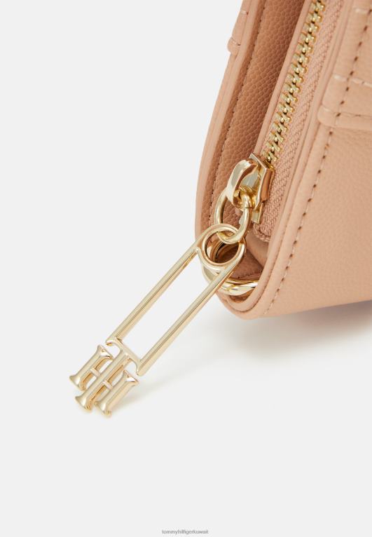 الانجراف الرمل Tommy Hilfiger حقيبة يد صغيرة مبطنة خالدة 446446288