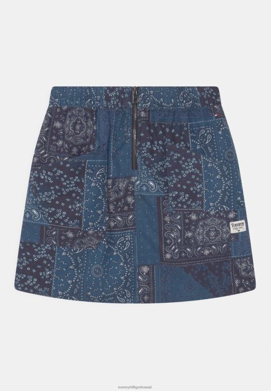 الشفق النيلي Tommy Hilfiger تنورة قصيرة بطبعة باندانا وسحاب 446446304