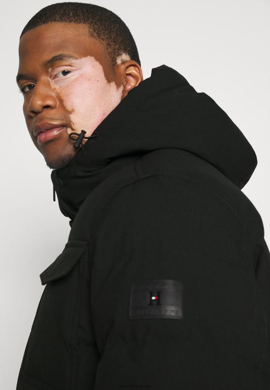 أسود Tommy Hilfiger سترة روكي الخفيفة 446446482