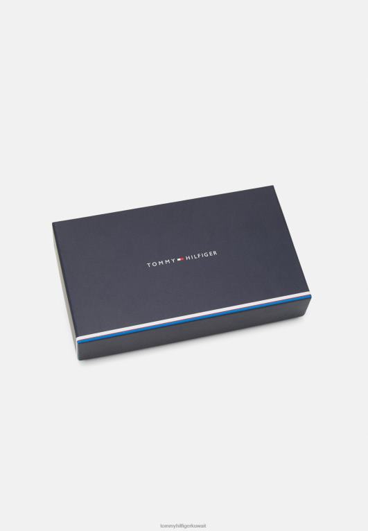 التوت الملكي Tommy Hilfiger عنصر محفظة كبيرة بغطاء 446446502