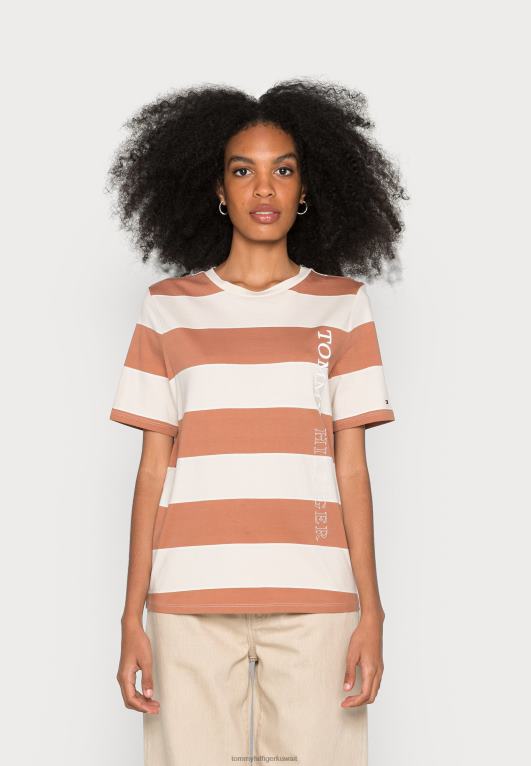 الرجبي / الوادي Tommy Hilfiger تي شيرت مطبوع عليه لعبة الرجبي 446447237