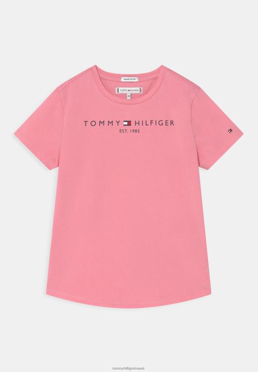 الوردي الطازج Tommy Hilfiger تي شيرت بطبعة تي شيرت أساسية 446447255