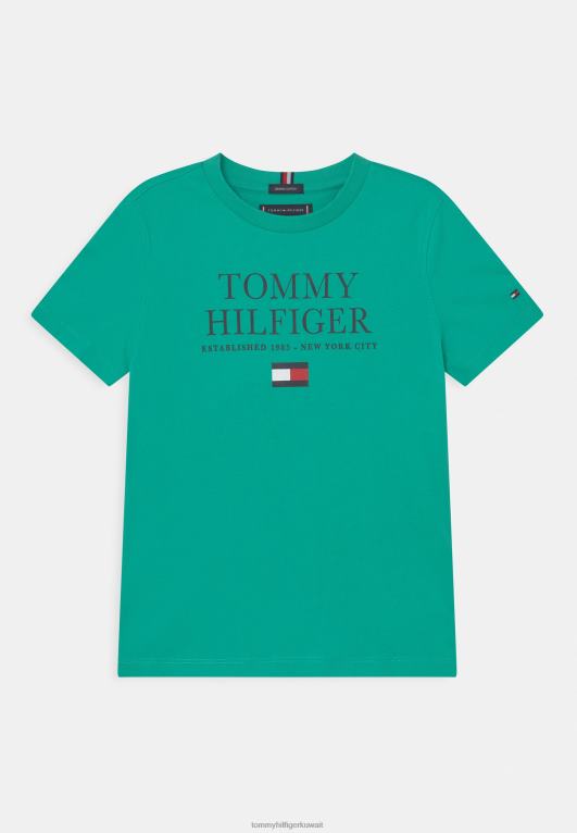 النخيل الاستوائي Tommy Hilfiger تيشيرت بطبعة شعار الماركة 446447563
