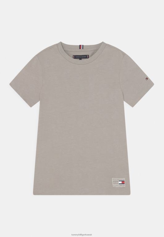 أرض باردة Tommy Hilfiger تي شيرت أساسي ذو صبغة طبيعية 446447607