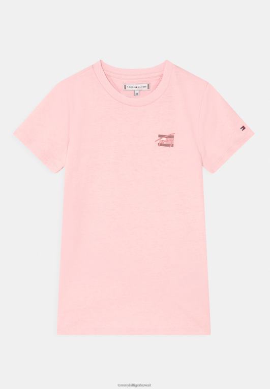 لون القرنفل Tommy Hilfiger تي شيرت أساسي بنص صبغ طبيعي 446447678