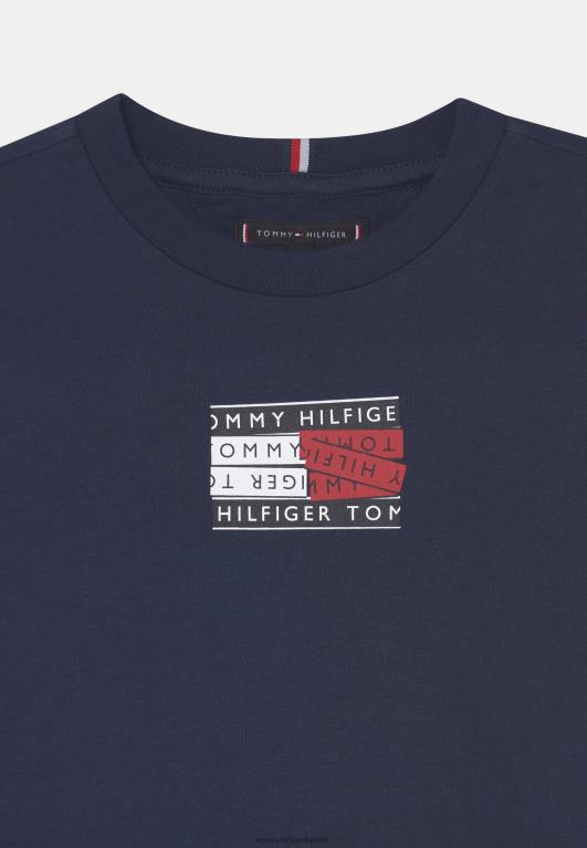 البحرية الشفق Tommy Hilfiger تي شيرت بطبعة شريط جرافيك 446447907