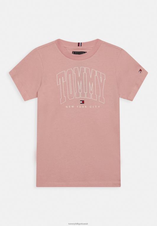 لون القرنفل Tommy Hilfiger تيشيرت بطبعة شعار اسكواش جريئة 446447919