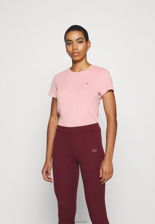 لون القرنفل Tommy Hilfiger تي شيرت أساسي برقبة دائرية جديدة 446447925