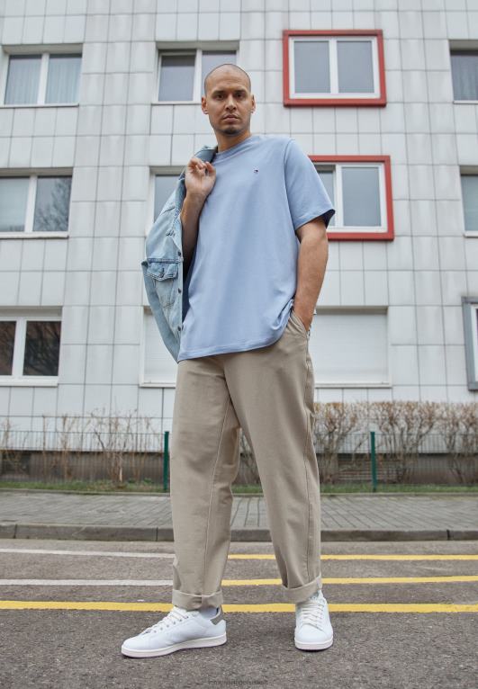 الفجر الأزرق Tommy Hilfiger تي شيرت أساسي 446447986