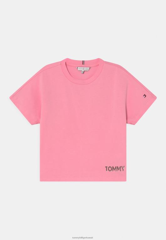 الوردي الطازج Tommy Hilfiger تي شيرت بطبعة رقائق معدنية 446447998