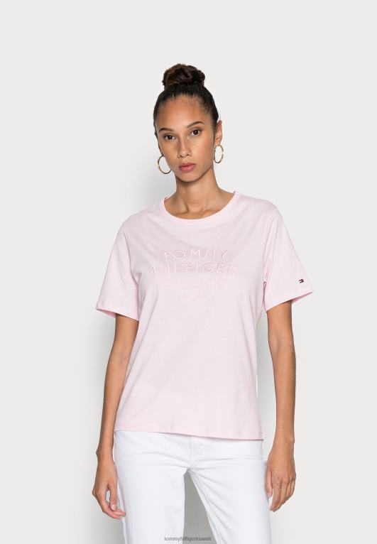 وردي فاتح Tommy Hilfiger تي شيرت بطبعة نص 446448032