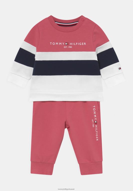 البطيخ العميق Tommy Hilfiger بدلة رياضية برقبة دائرية للأطفال 446448061