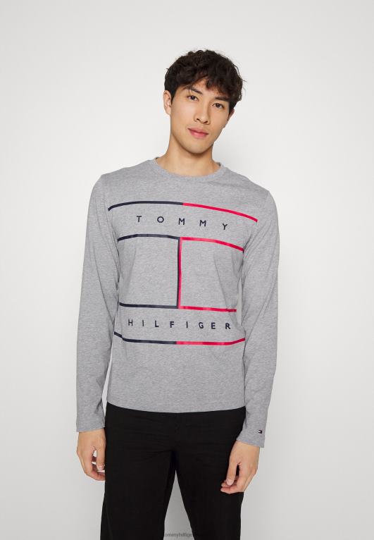 هيذر رمادي فاتح Tommy Hilfiger تيشيرت علم كبير بأكمام طويلة 446448139