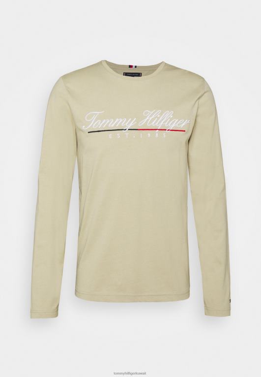 تان الصحراء Tommy Hilfiger تي شيرت بشعار البرنامج النصي بأكمام طويلة للجنسين 446448199