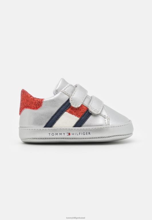 فضة Tommy Hilfiger الأحذية الأولى 446448331
