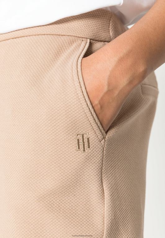 اللون البيج Tommy Hilfiger بنطال ميشيل مدبب ومزخرف 446448345