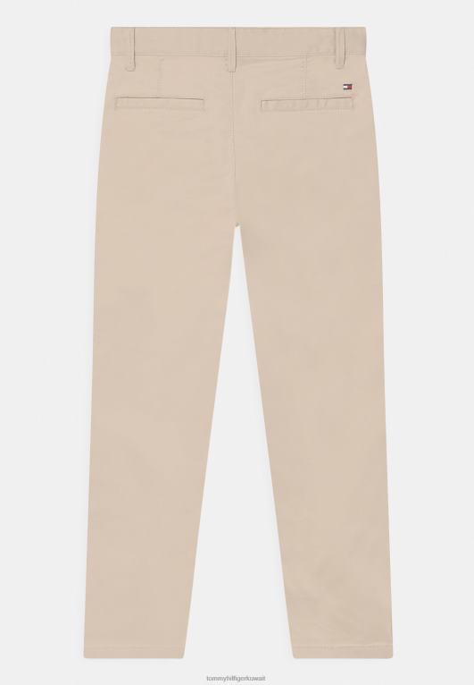 البيج الحجري Tommy Hilfiger تشينو ضئيلة الأساسية 446448442