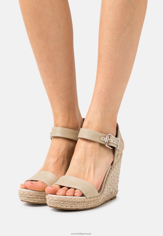 ضوء الذهب Tommy Hilfiger اللمسات اللامعة الصنادل منصة إسفين عالية 446448519