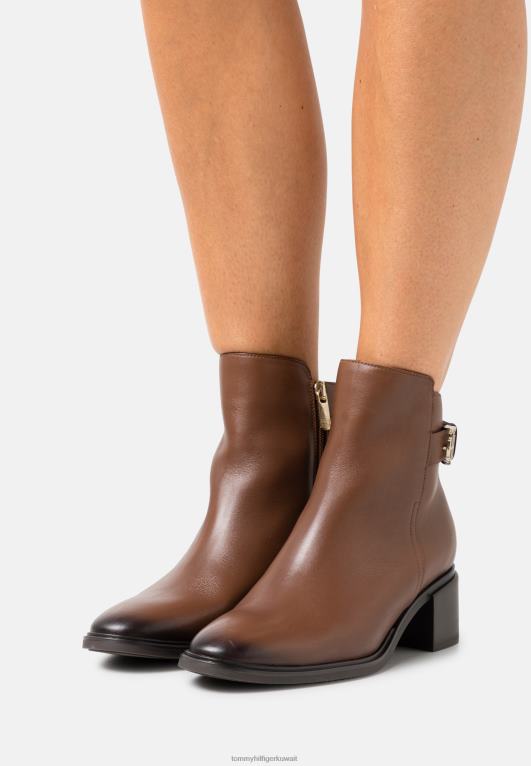 كونياك الشتاء Tommy Hilfiger حذاء كلاسيكي بكعب متوسط 446448758