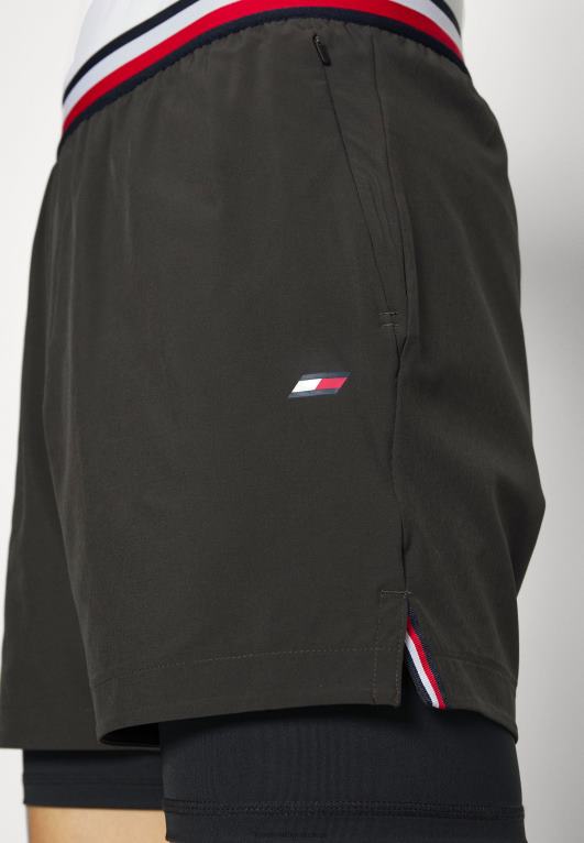 أسود Tommy Hilfiger السراويل الرياضية القصيرة 446448817
