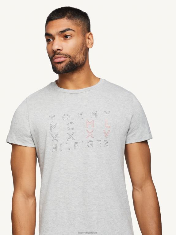 هيذر رمادي فاتح Tommy Hilfiger تي شيرت بشعار نص التوقيع 44644949