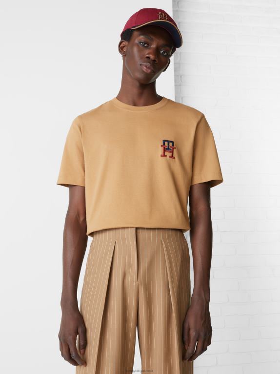 الكاكي الريف Tommy Hilfiger تيشيرت بتطريز حرف Monogram أساسي 44644741