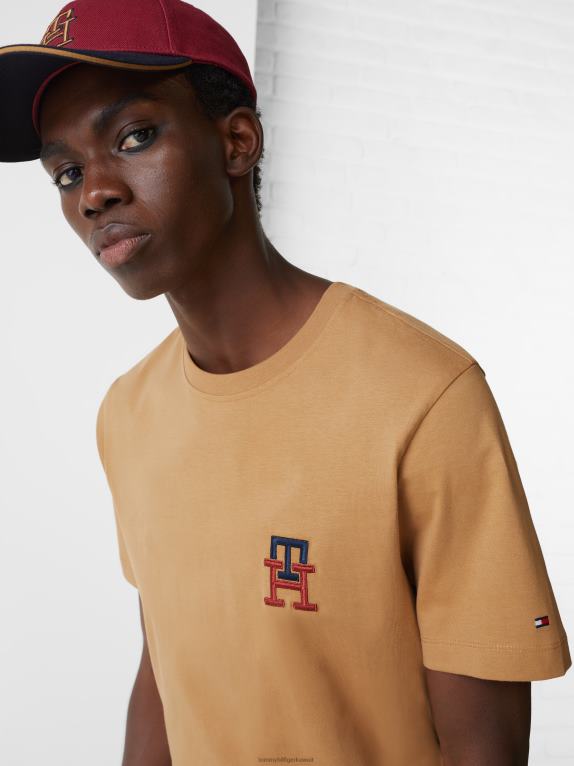 الكاكي الريف Tommy Hilfiger تيشيرت بتطريز حرف Monogram أساسي 44644741
