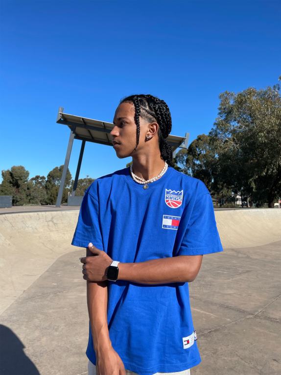 ملكي الأزرق / ساكرامي Tommy Hilfiger تي شيرت جينز وشارة NBA مريح 446442787