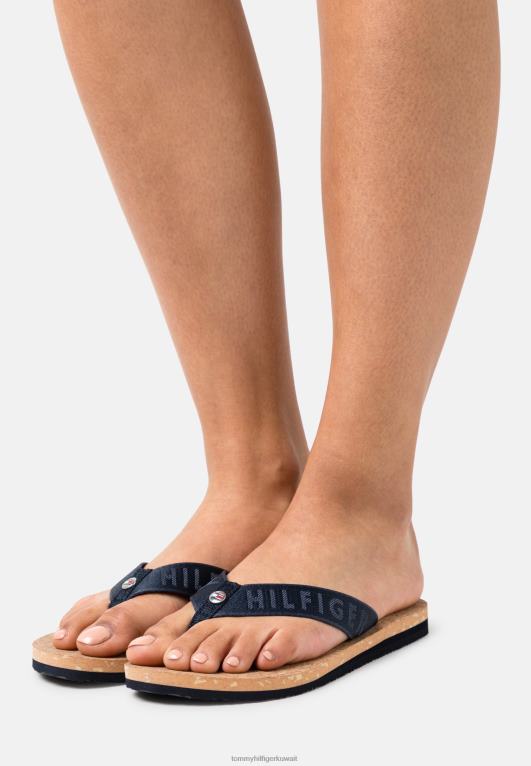 سماء الصحراء Tommy Hilfiger صنادل الشاطئ المسطحة على شكل حرف T 446446054