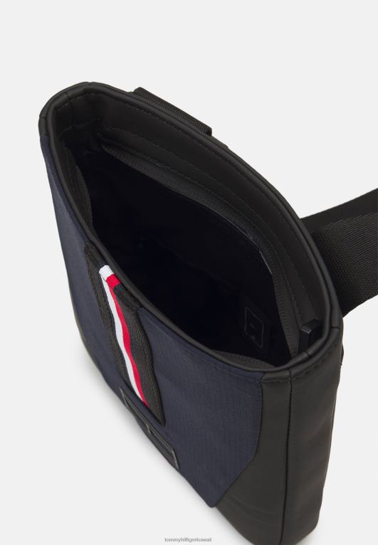 الملعب الأزرق Tommy Hilfiger Urban Commuter حقيبة كروس صغيرة للجنسين عبر الجسم 446445864