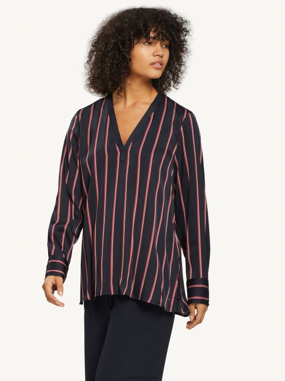 شريط عمودي موضوع/سماء الصحراء/أحمر Tommy Hilfiger بلوزة من الساتان الفيسكوز بأكمام طويلة ورقبة على شكل حرف V 446442411