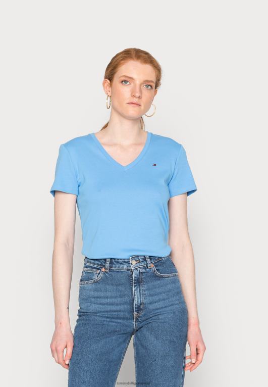 الكوبية الزرقاء Tommy Hilfiger تي شيرت أساسي رفيع ومتين برقبة على شكل حرف V 446447715