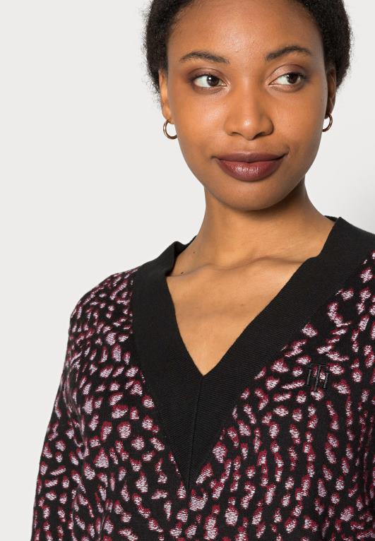 أسود أحمر Tommy Hilfiger سترة على شكل حيوان V-NK باللون الأسود والأحمر 446445571